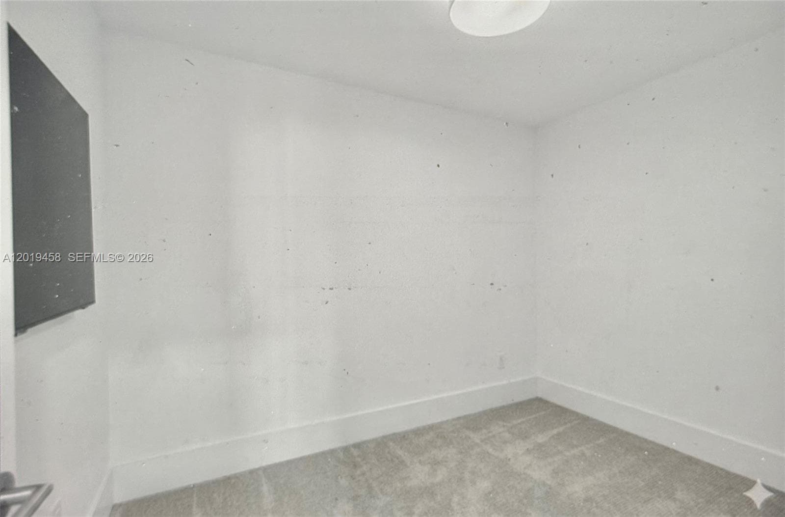 Den was enclosed to and converted to a 4th room.