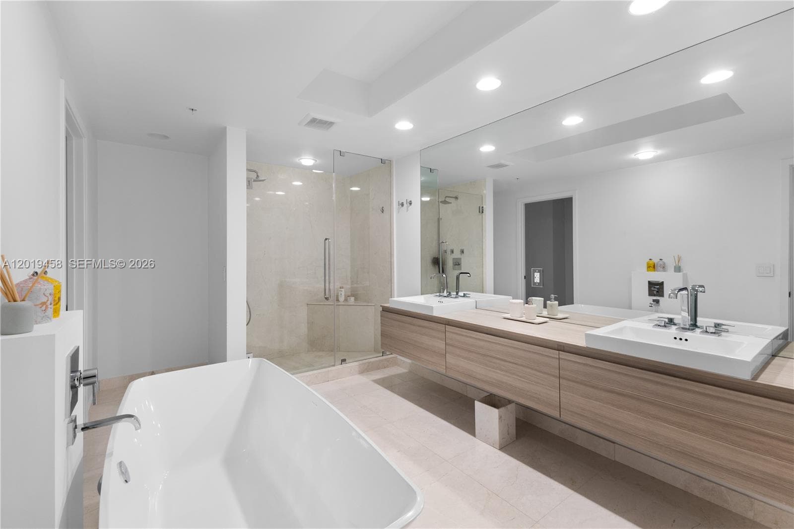 Owner's suite bathroom