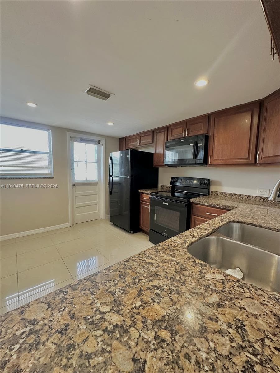 ROYAL OAKS CONDO · #345 in Miami - Photo 4