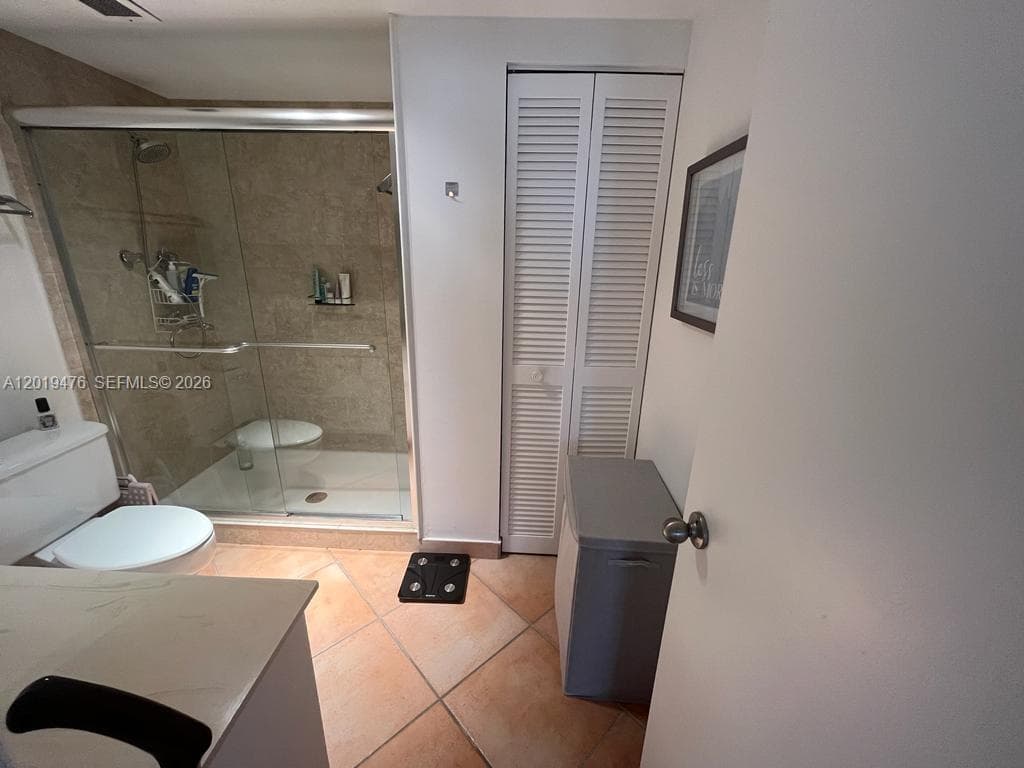 Hemispheres Condo · #4G in Hallandale Beach - Photo 17