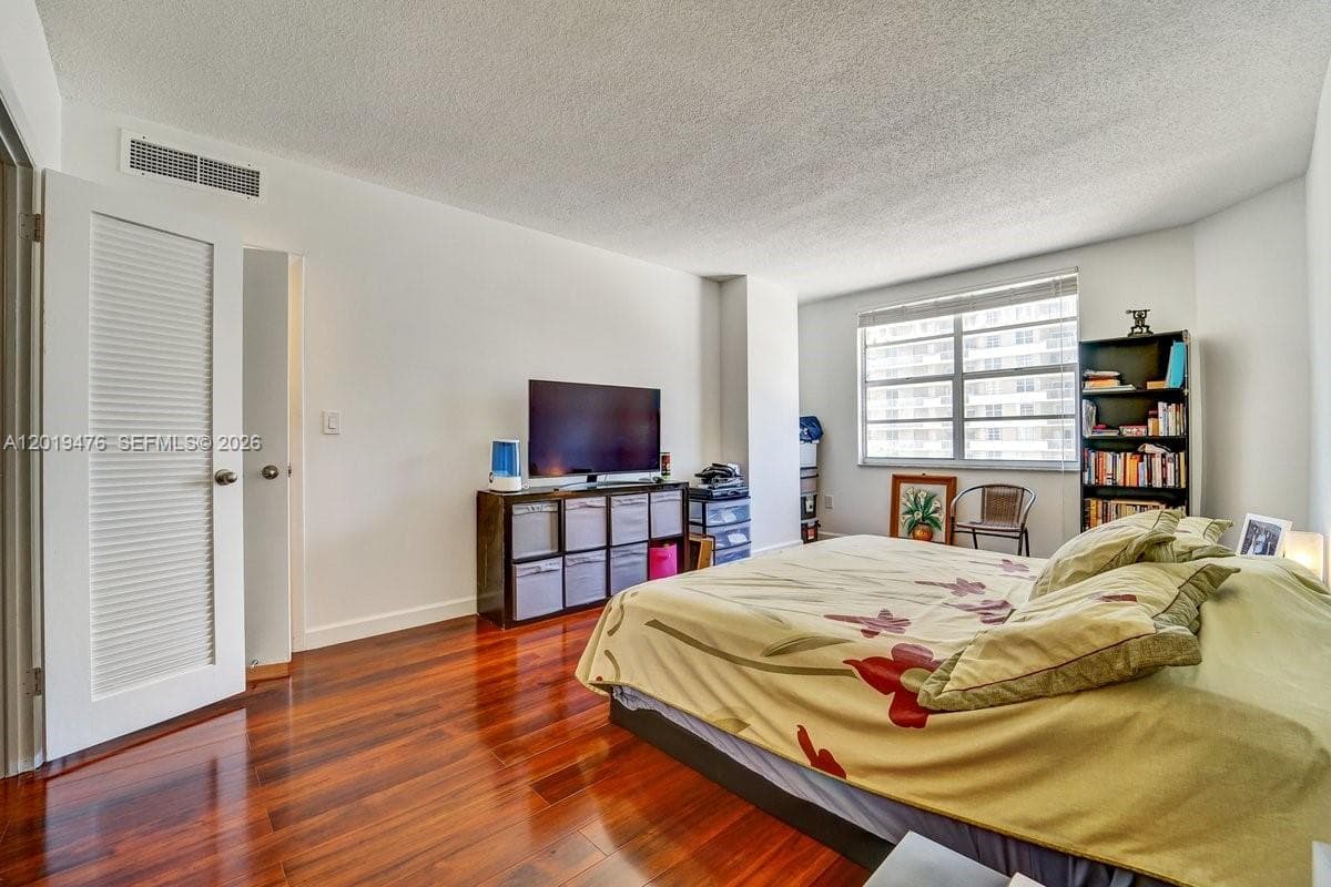 Hemispheres Condo · #4G in Hallandale Beach - Photo 22
