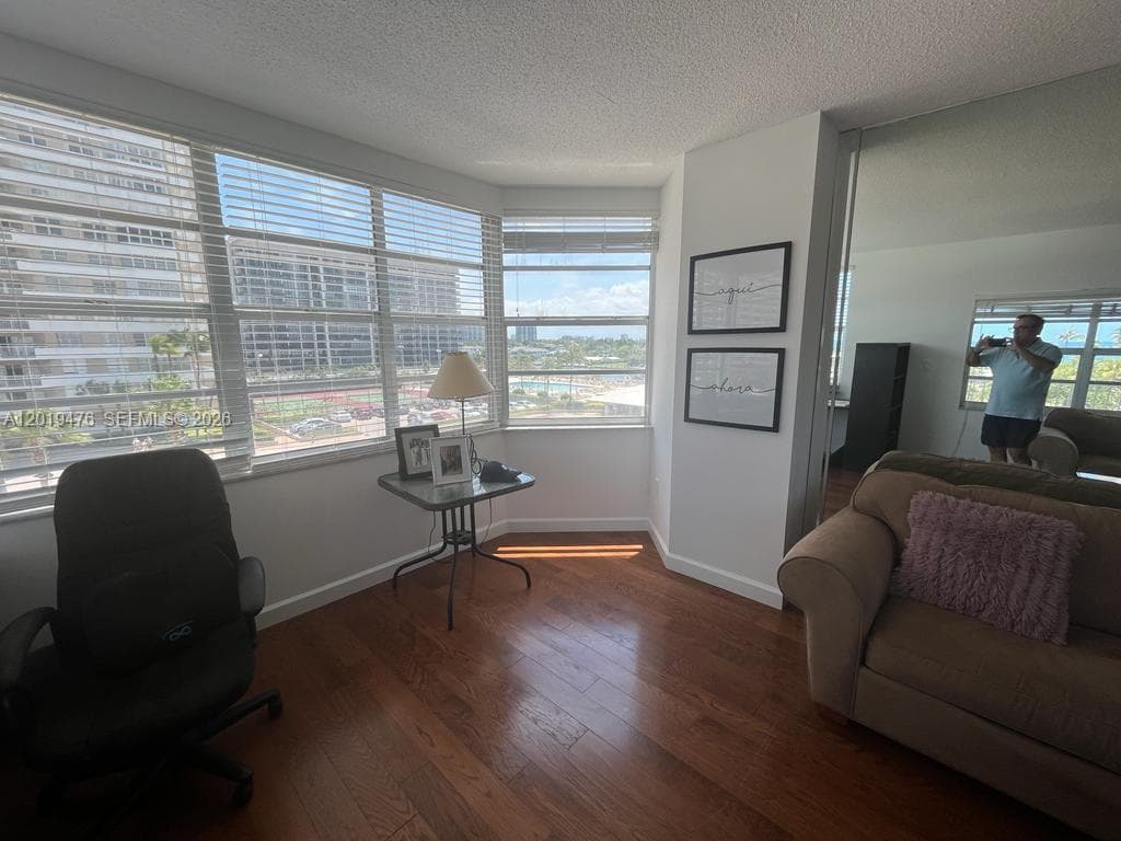 Hemispheres Condo · #4G in Hallandale Beach - Photo 4