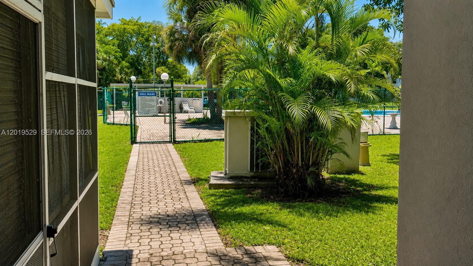 ROYAL OAKS CONDO · #117 in Miami - Photo 16