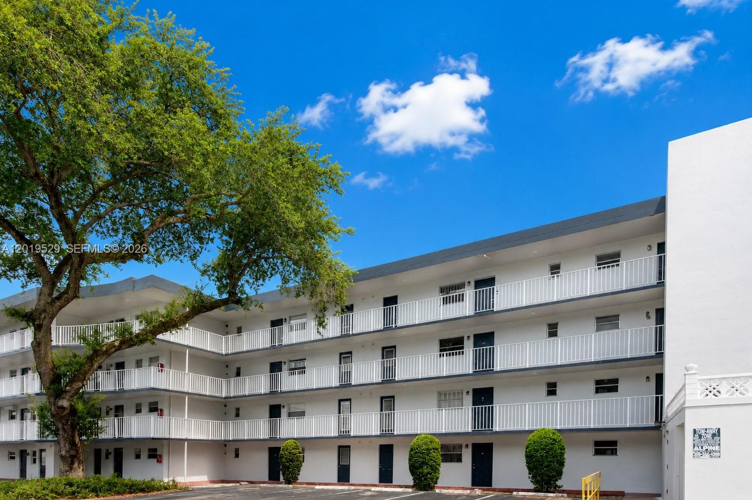 ROYAL OAKS CONDO · #117 in Miami - Photo 7
