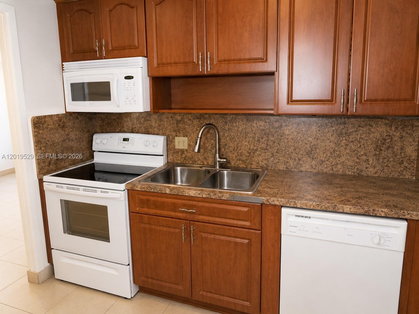 ROYAL OAKS CONDO · #117 in Miami - Photo 9