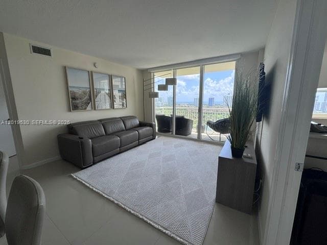 TURNBERRY ON THE GREEN CO · #2115 in Aventura - Photo 6