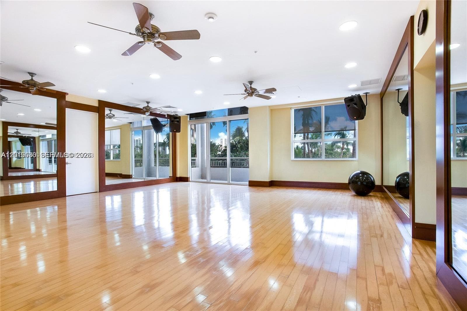 TURNBERRY ON THE GREEN CO · #2115 in Aventura - Photo 32