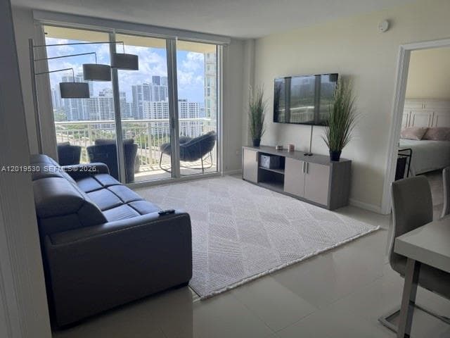 TURNBERRY ON THE GREEN CO · #2115 in Aventura - Photo 4