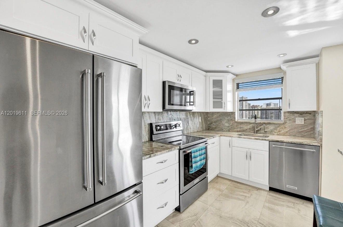 GOLDEN SURF TOWERS CONDO · #1006 in Hallandale Beach - Photo 6