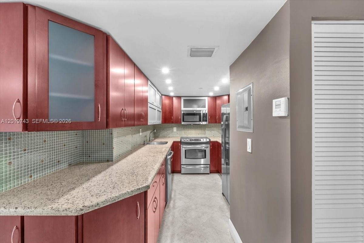 THE RIVIERA CONDO · #1807 in Miami Beach - Photo 11