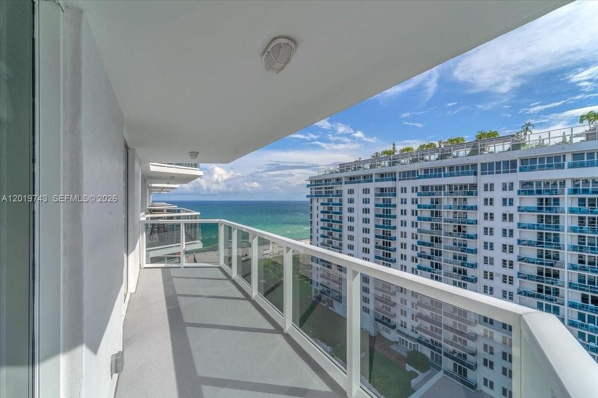 THE RIVIERA CONDO · #1807 in Miami Beach - Photo 4