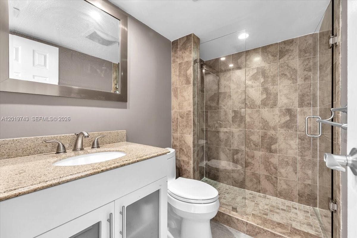 THE RIVIERA CONDO · #1807 in Miami Beach - Photo 8