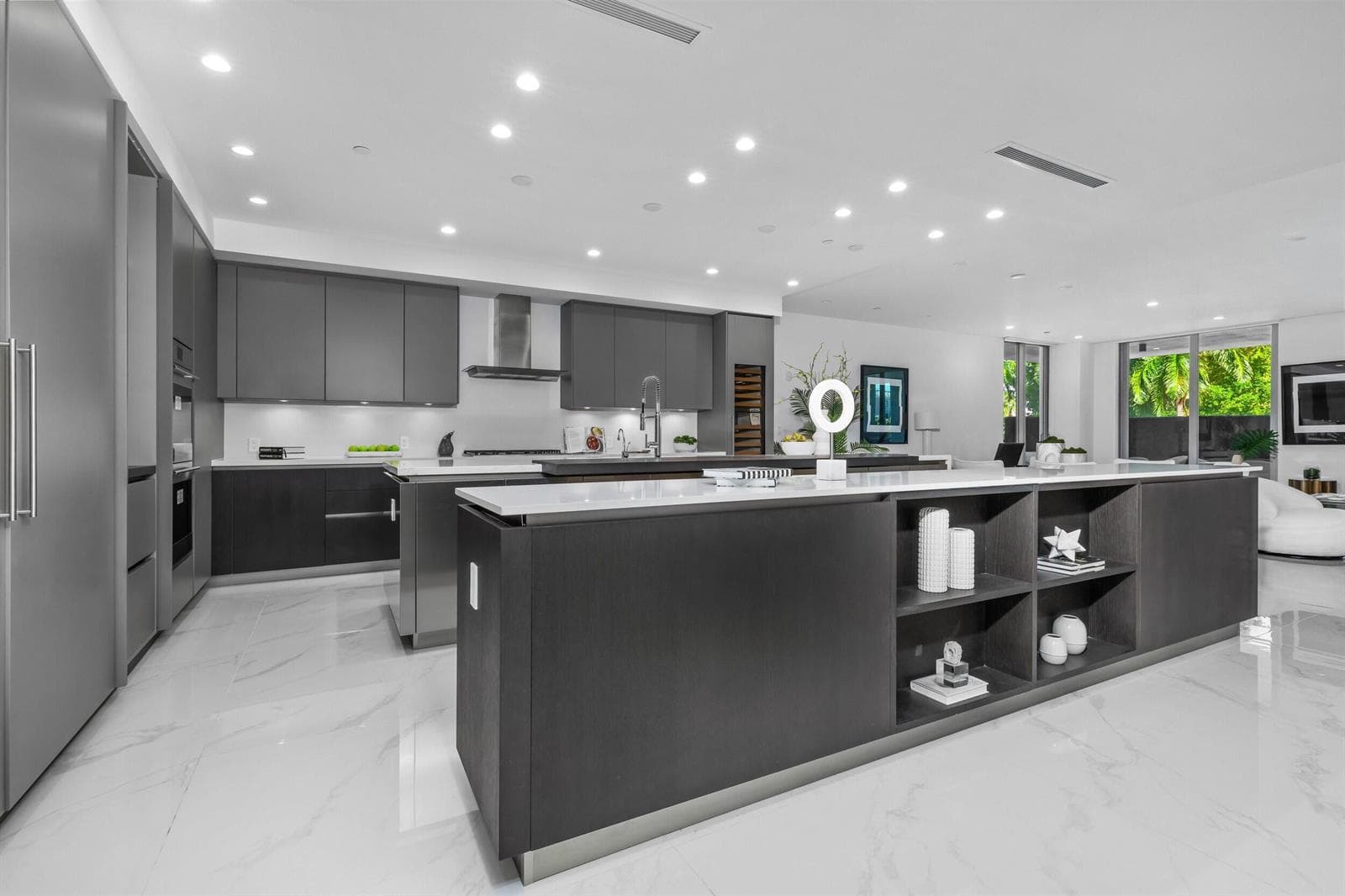 Royal Palm Residences #201