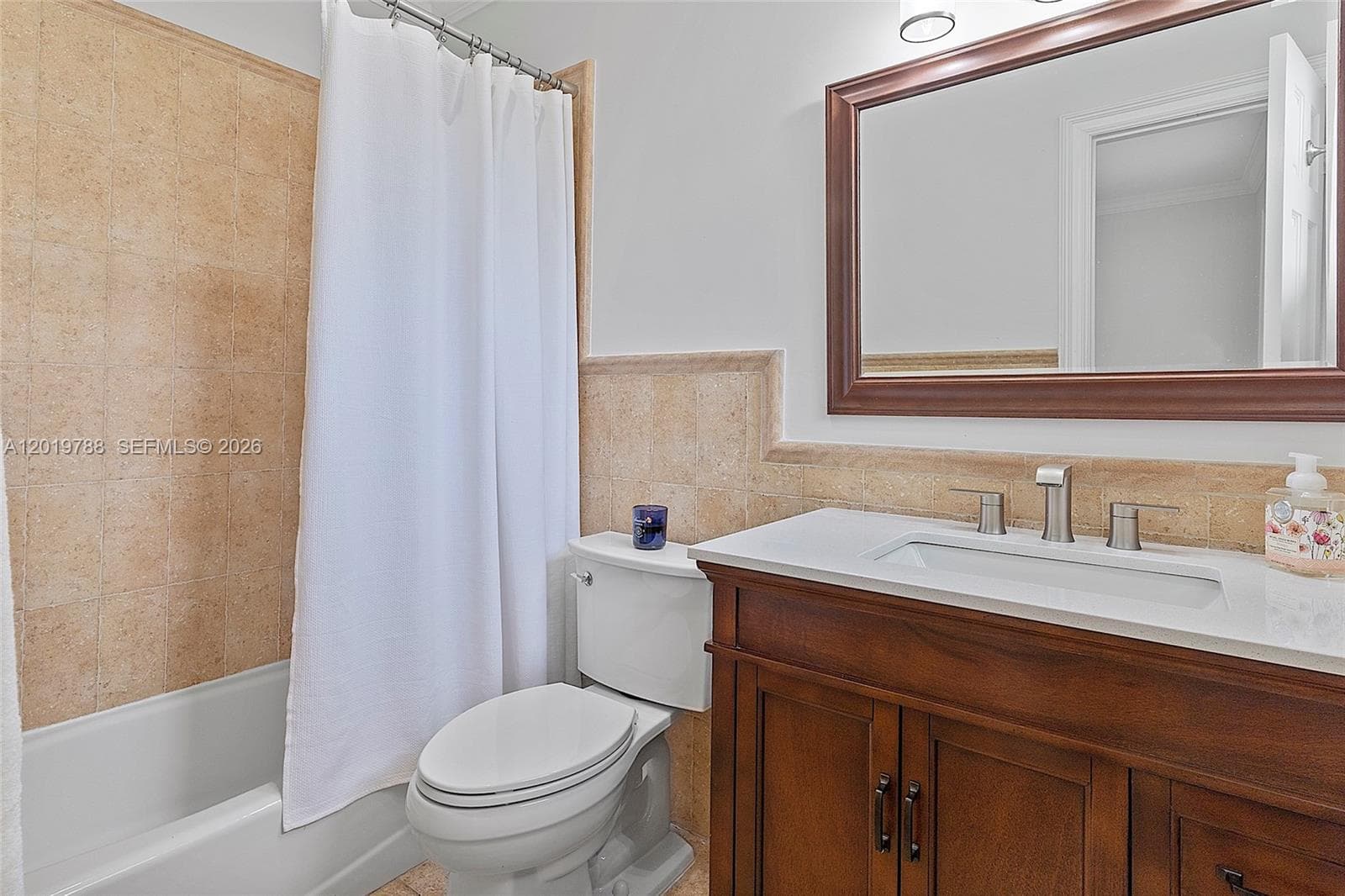 1540 Urbino Ave photo 23