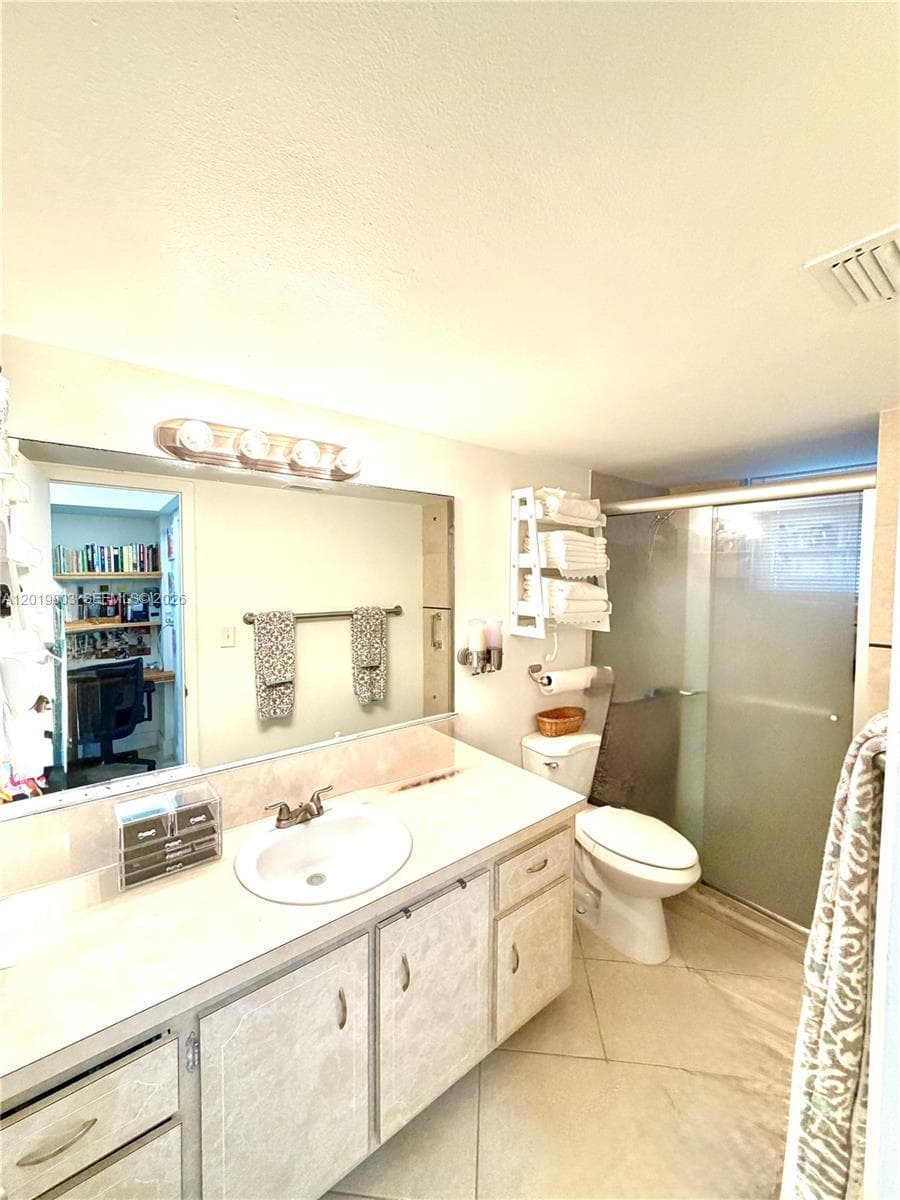18601 Ne 14th ave · #301 in Miami - Photo 23