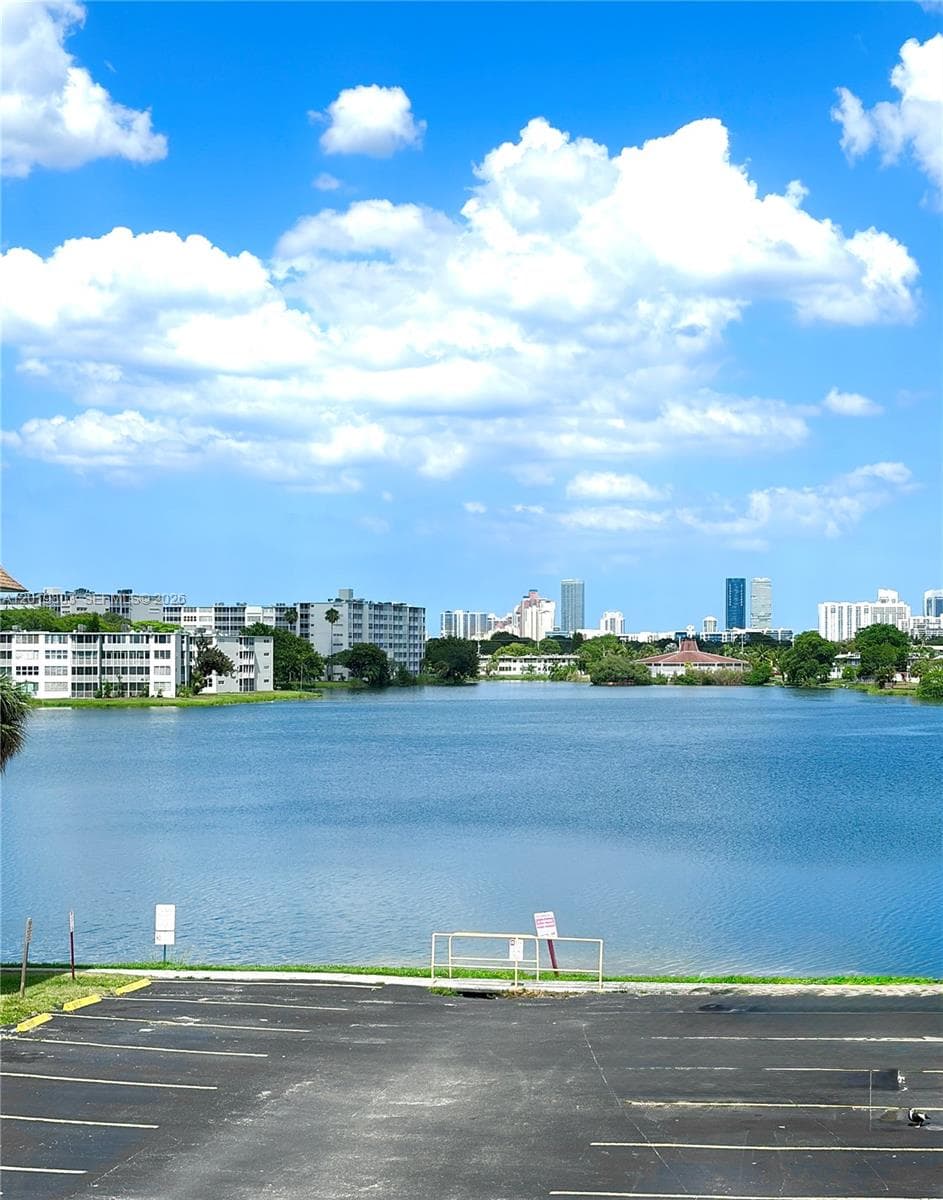 18601 Ne 14th ave · #301 in Miami - Photo 4