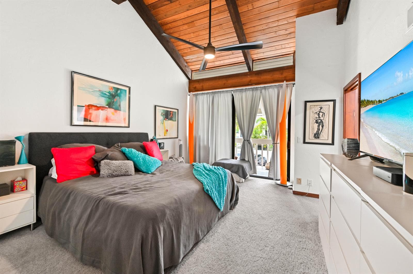 18 Bedroom 01