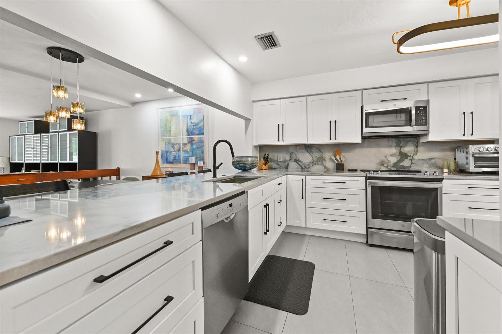 14 Kitchen 01