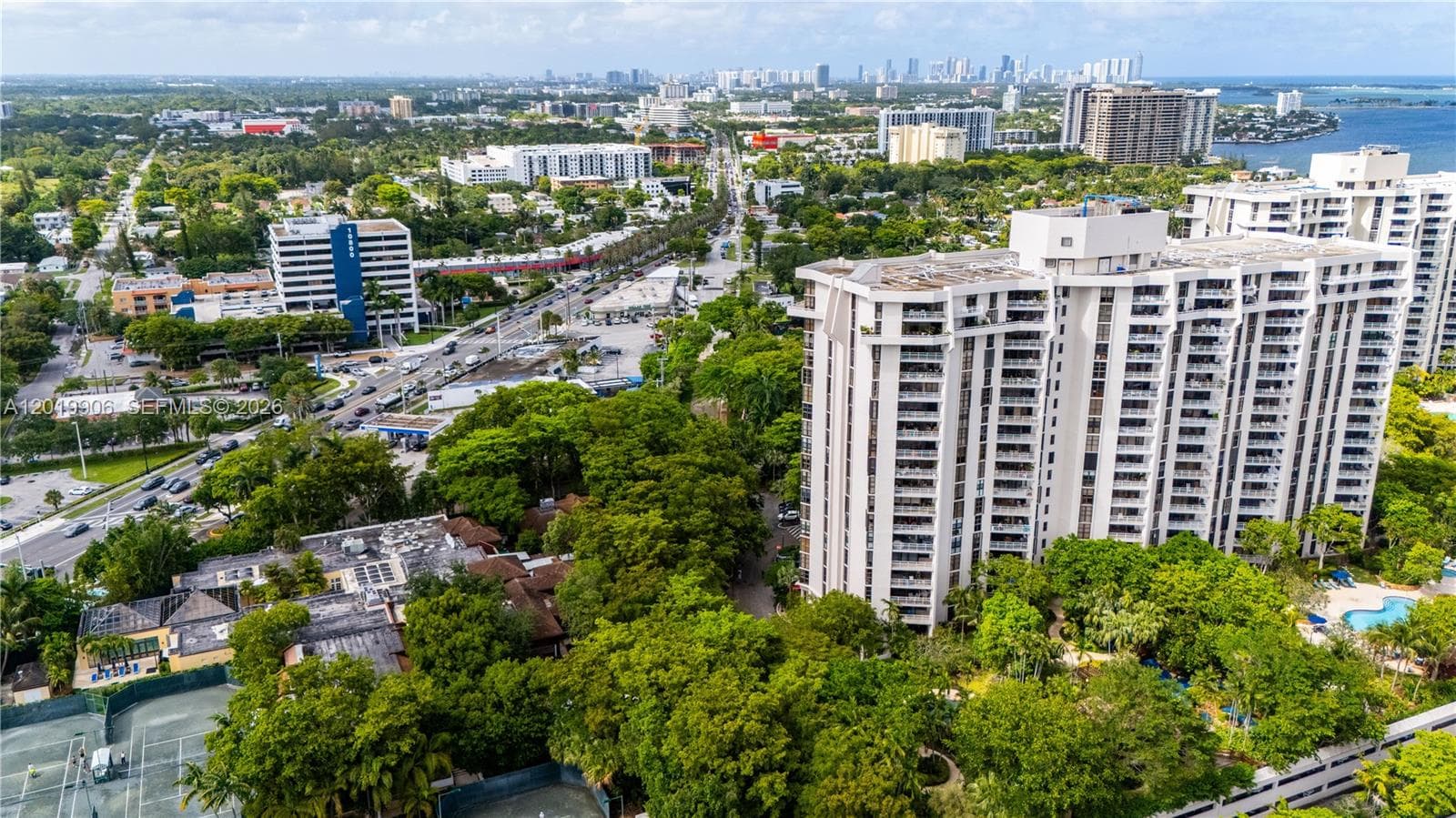 TOWERS OF QUAYSIDE CONDO · #311 in Miami - Photo 2