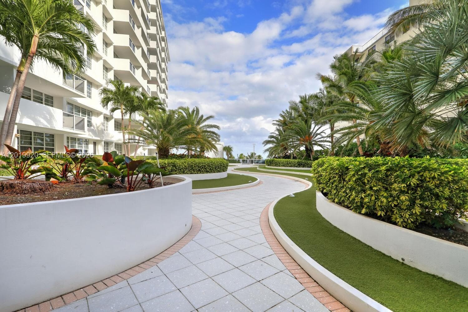 The Decoplage · #330 in Miami Beach - Photo 14