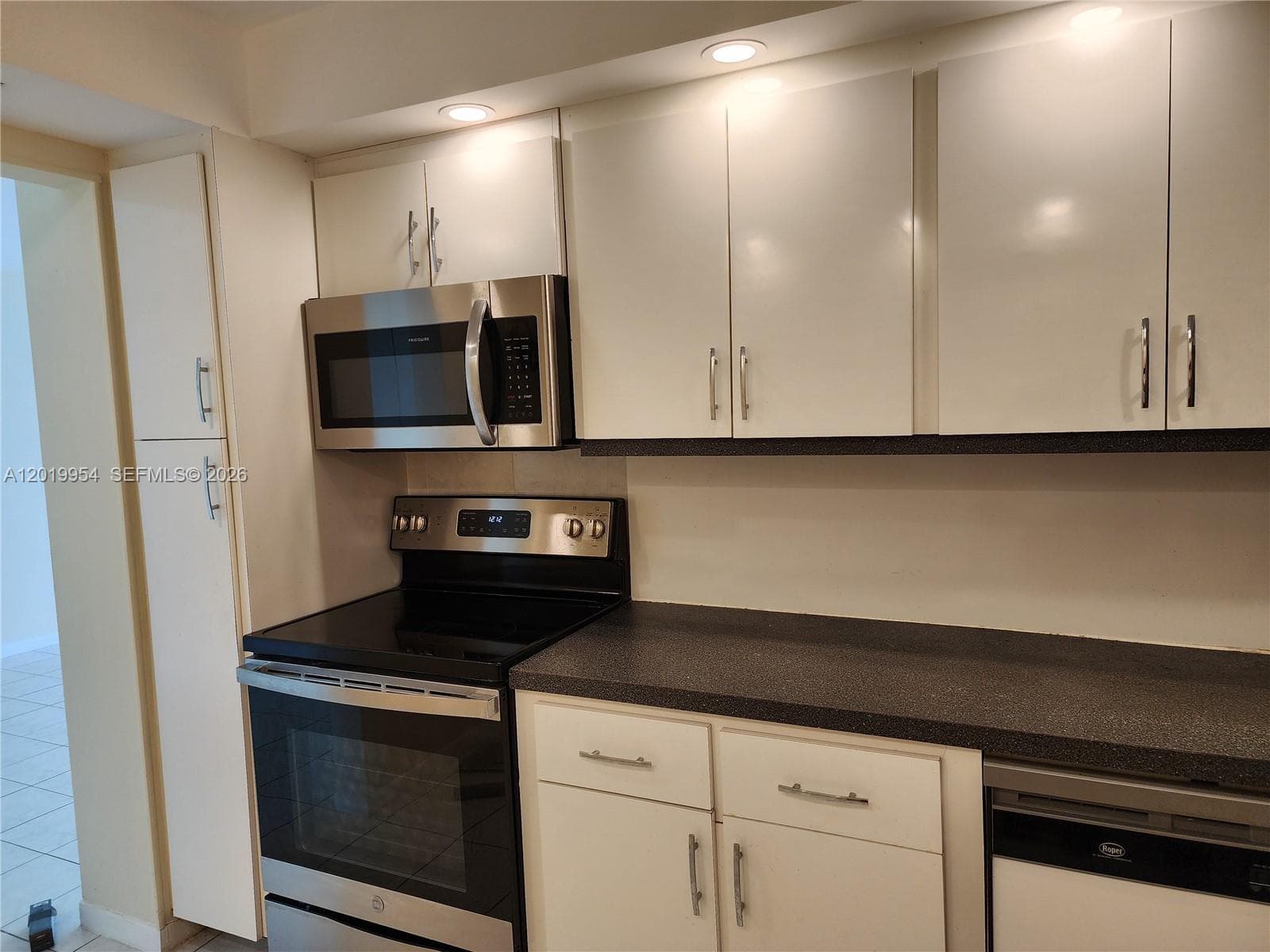 CLIFTON CONDO · #903 in Hallandale Beach - Photo 10
