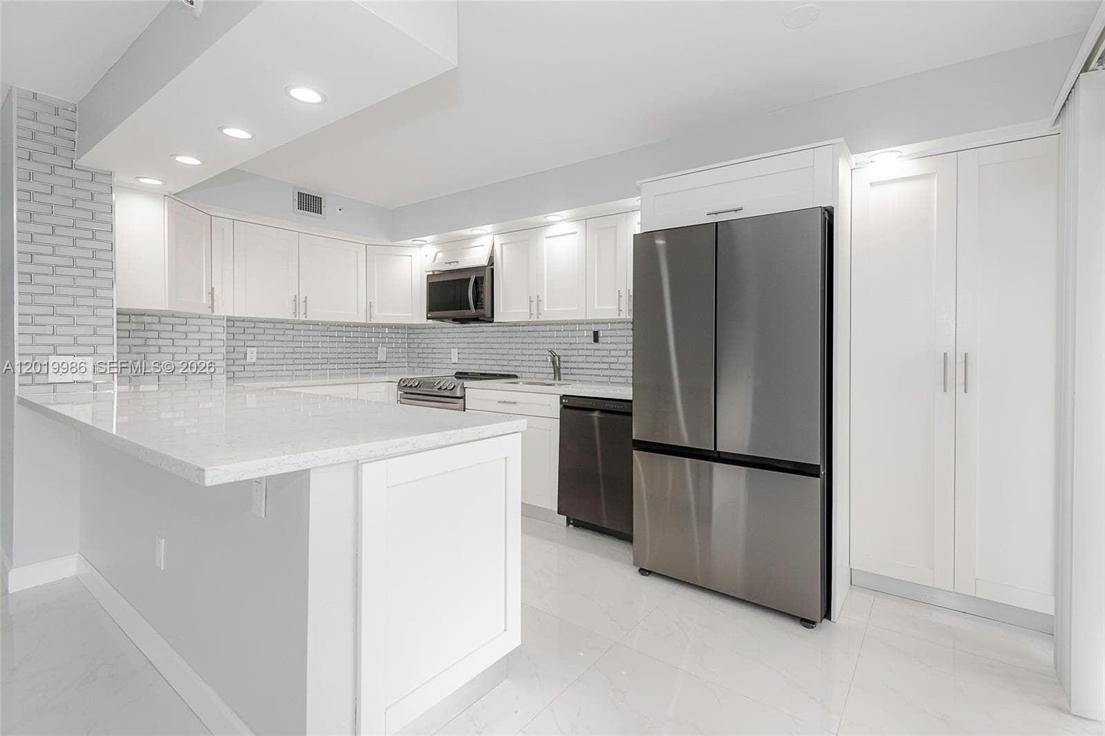 Summit Condo · #610N in Hollywood - Photo 13