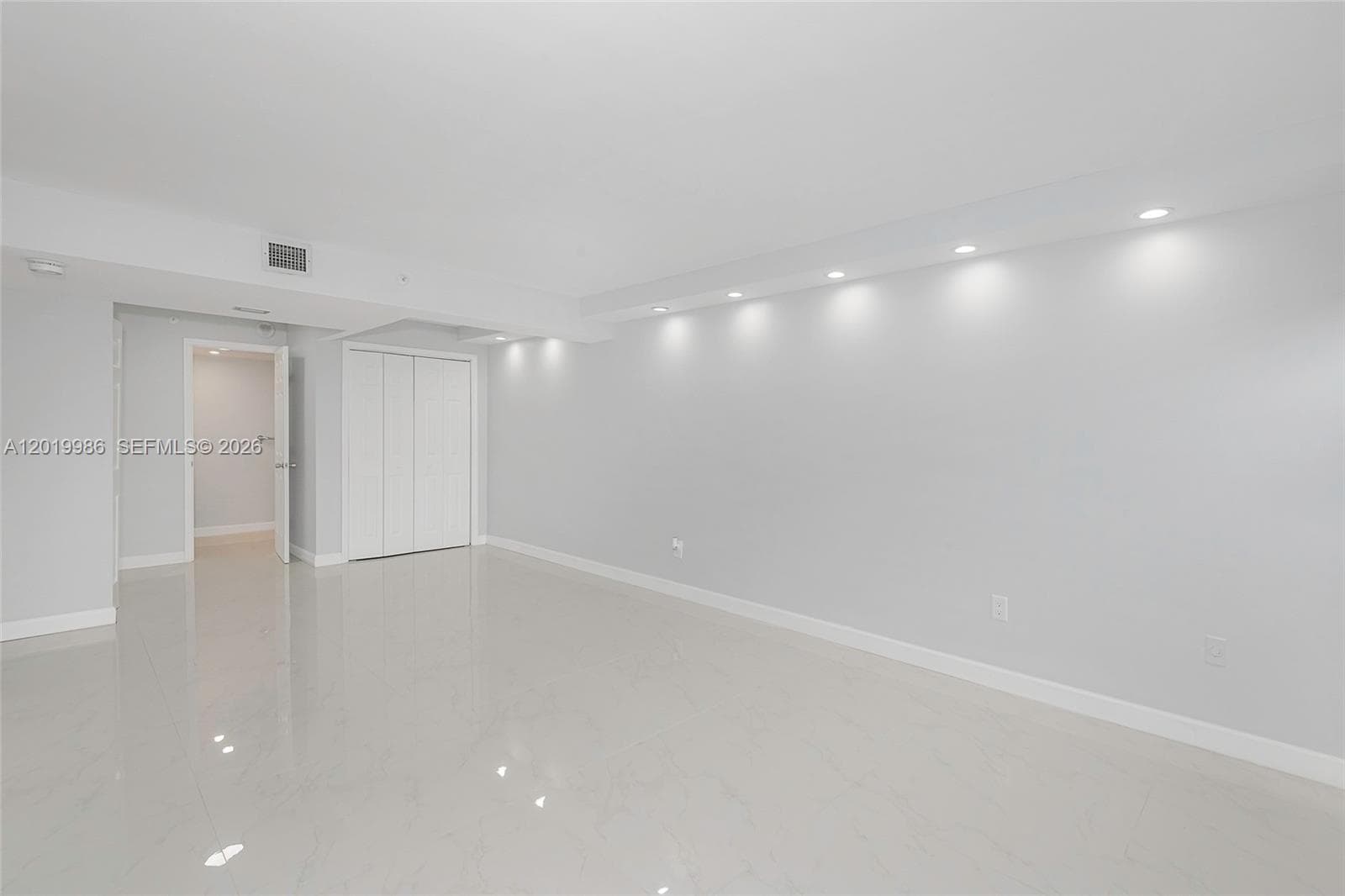 Summit Condo · #610N in Hollywood - Photo 17