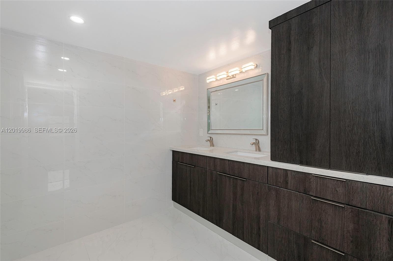 Summit Condo · #610N in Hollywood - Photo 24
