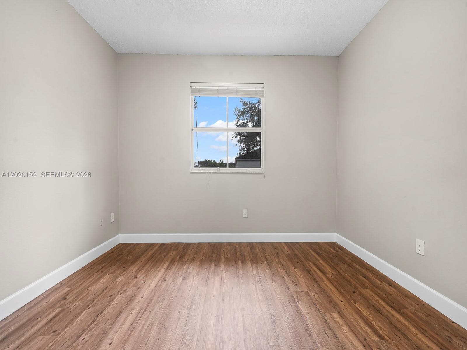 1049 NE 42nd Pl photo 17