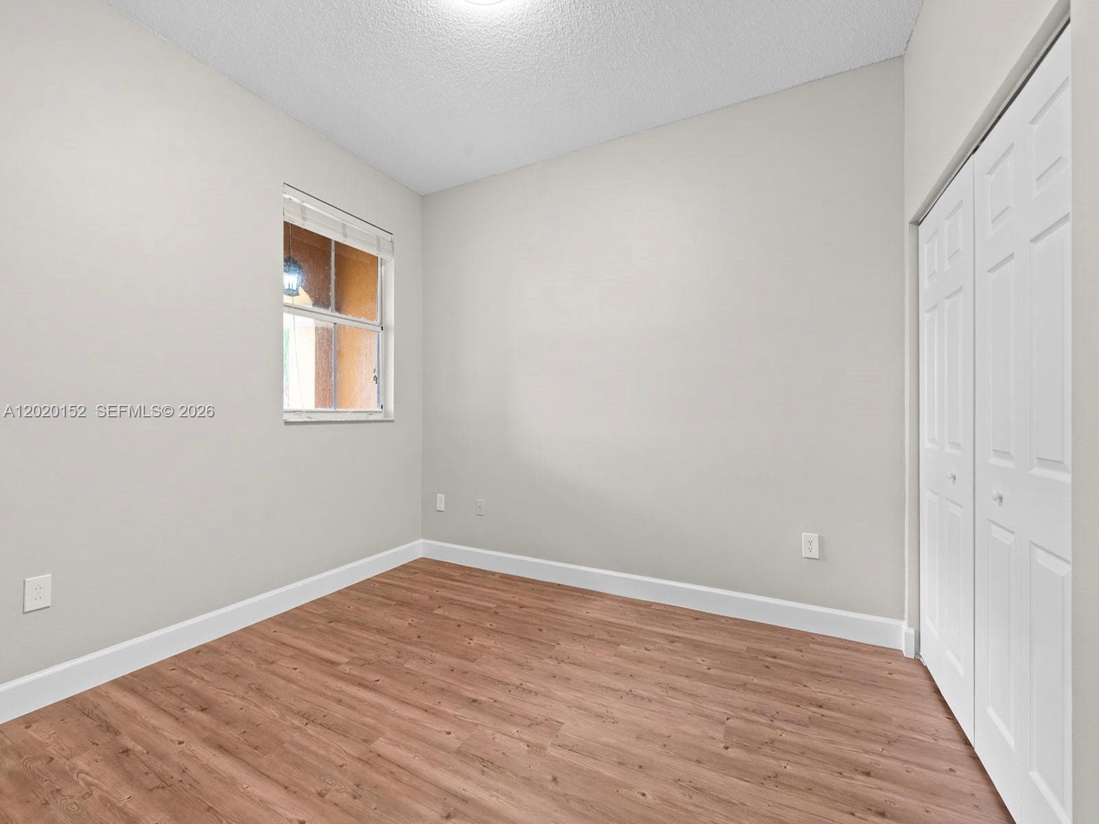 1049 NE 42nd Pl photo 15