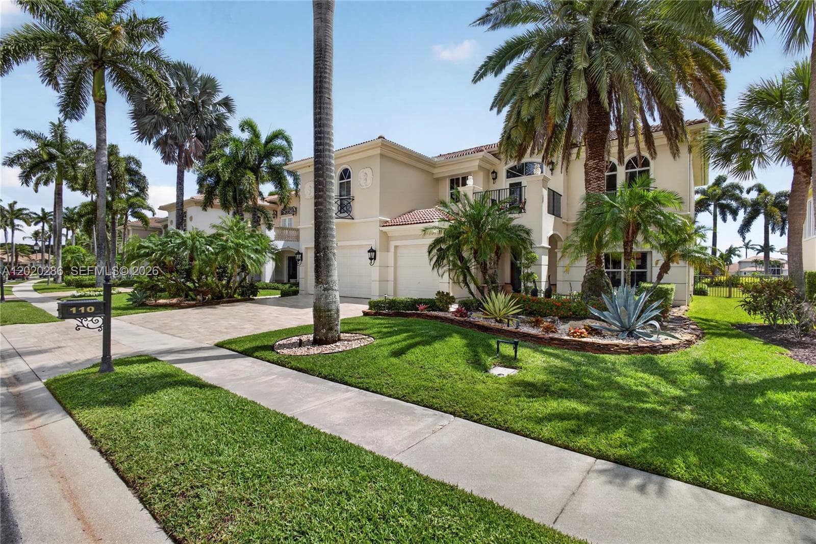 110 Abondance Dr photo 2