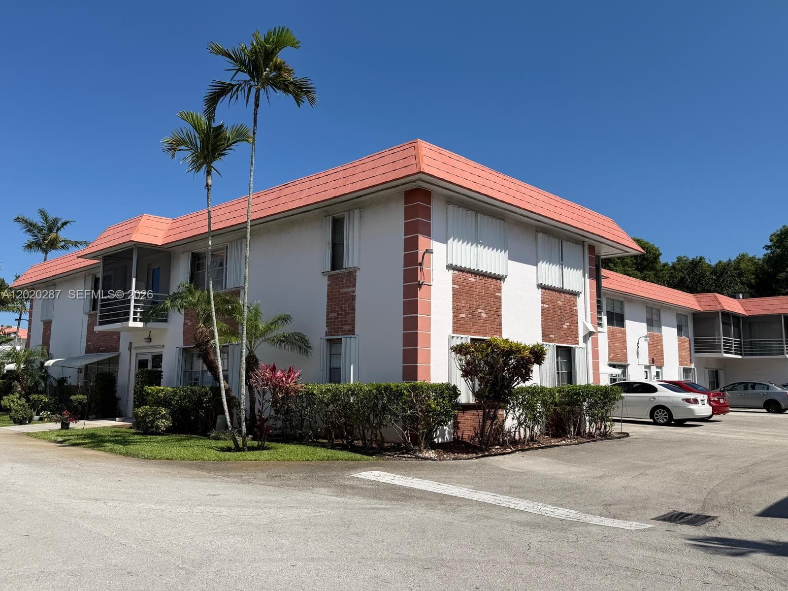 EVERETT ARMS NO 7 CONDO · #713 in Pompano Beach - Photo 2