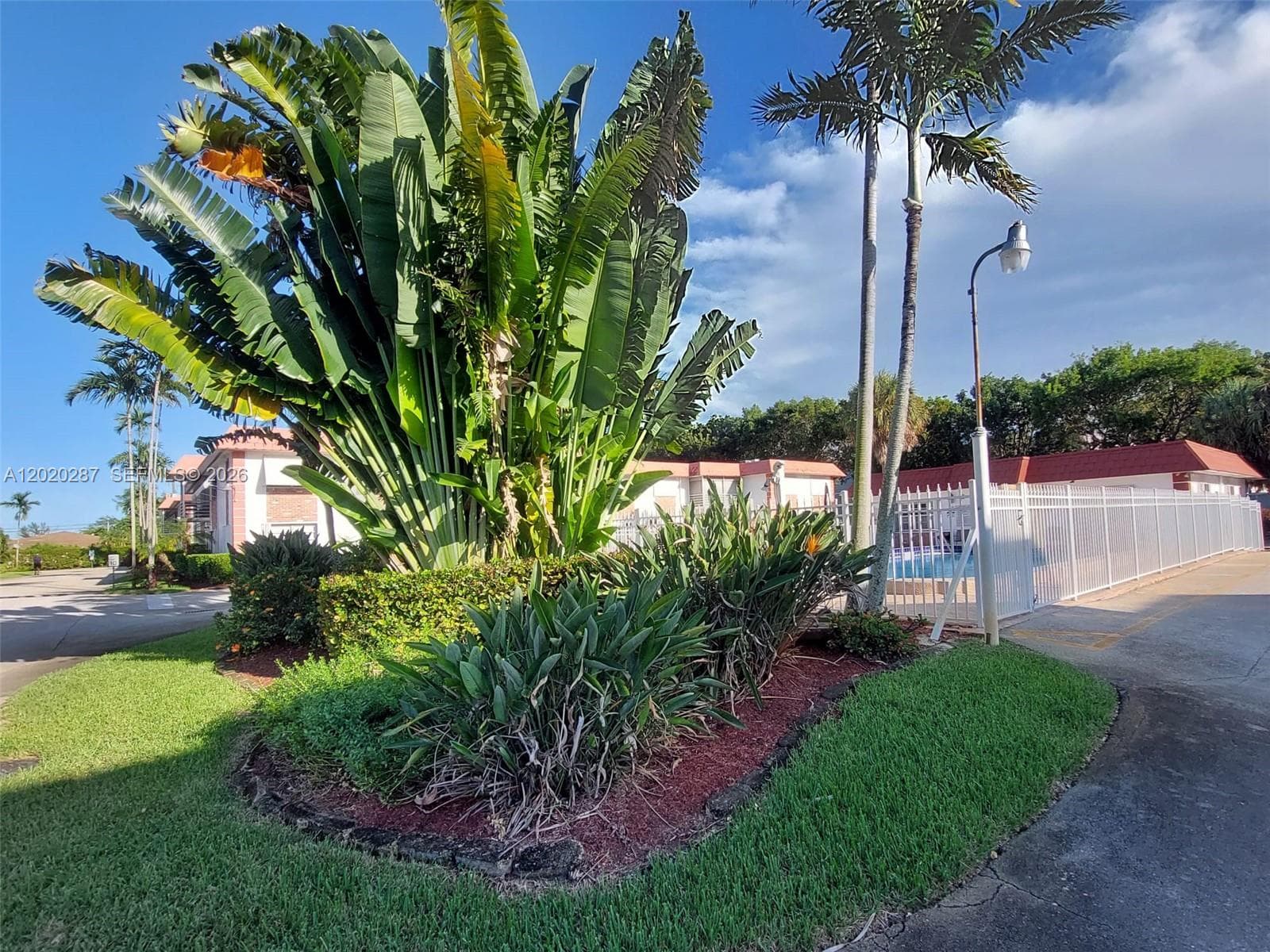 EVERETT ARMS NO 7 CONDO · #713 in Pompano Beach - Photo 5