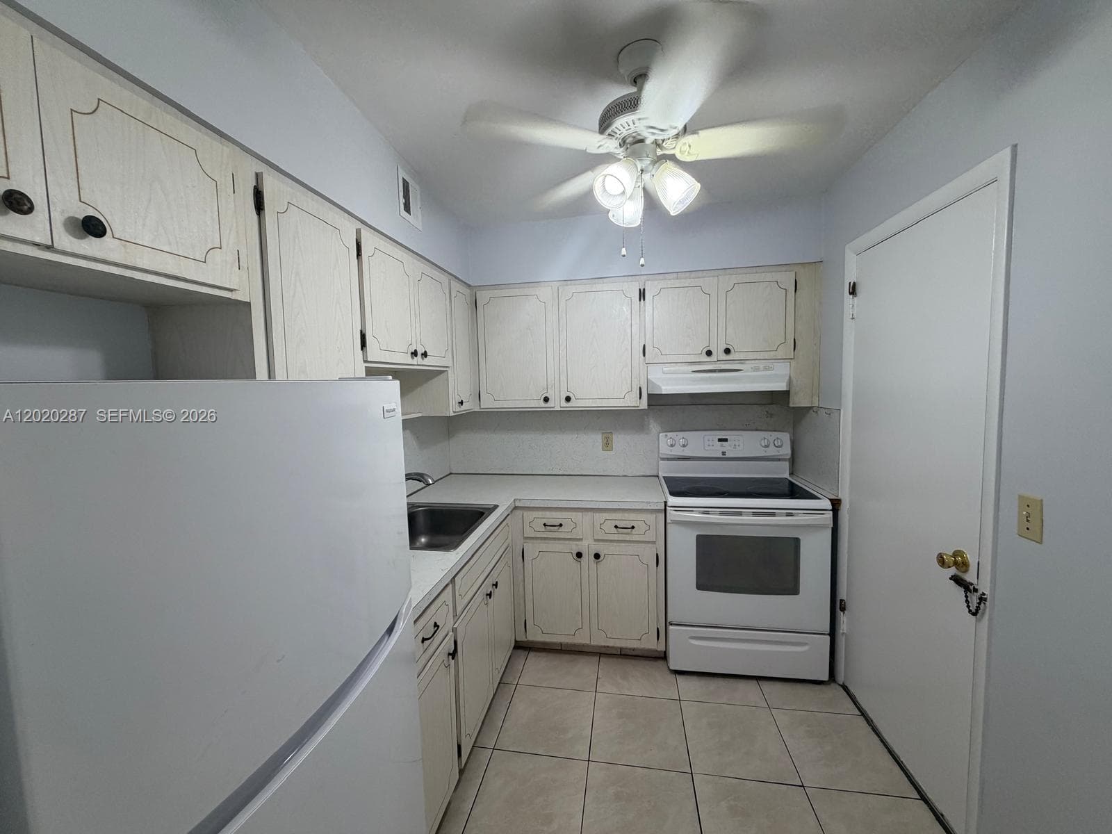 EVERETT ARMS NO 7 CONDO · #713 in Pompano Beach - Photo 8