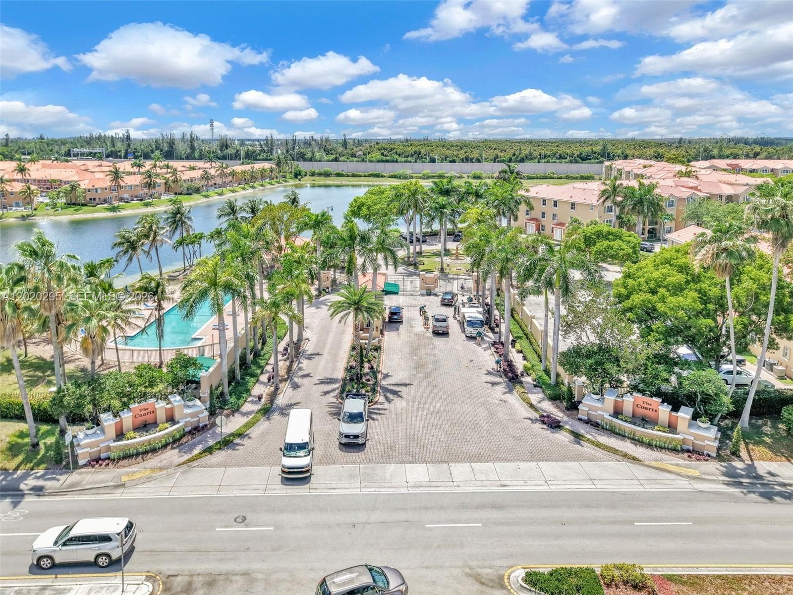 THE COURTS AT DORAL ISLES · #1538 in Doral - Photo 2
