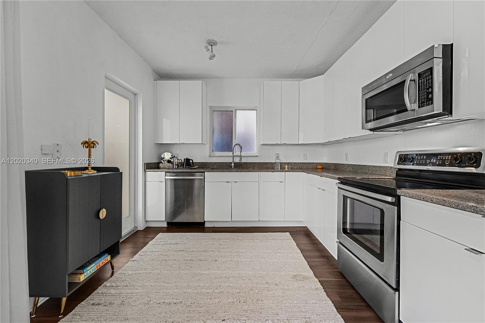 PENN MANOR CONDO · #201 in Miami Beach - Photo 18