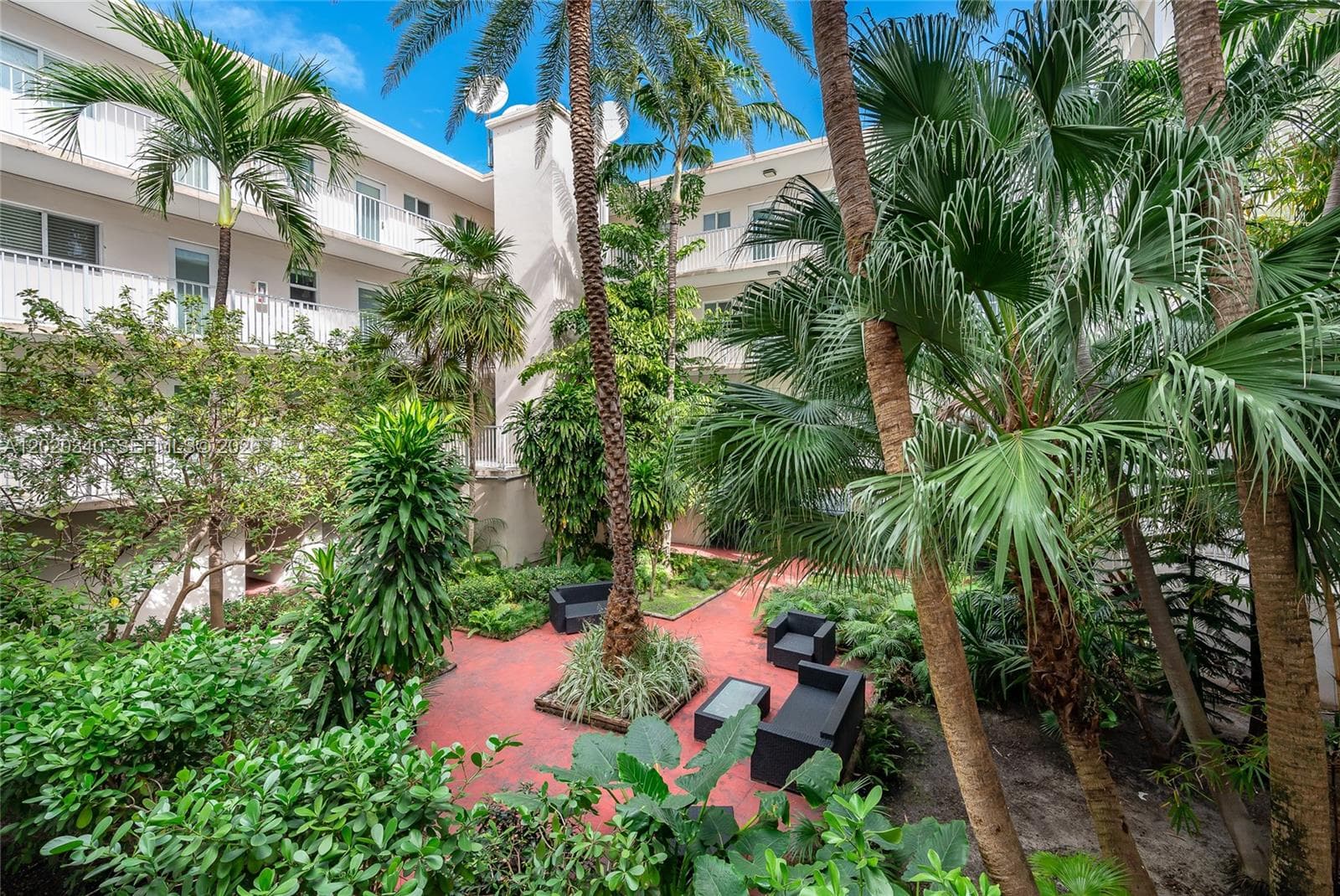 PENN MANOR CONDO · #201 in Miami Beach - Photo 59