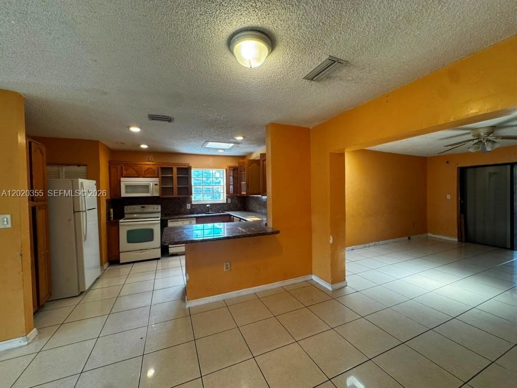 1251 NW 190th St photo 2