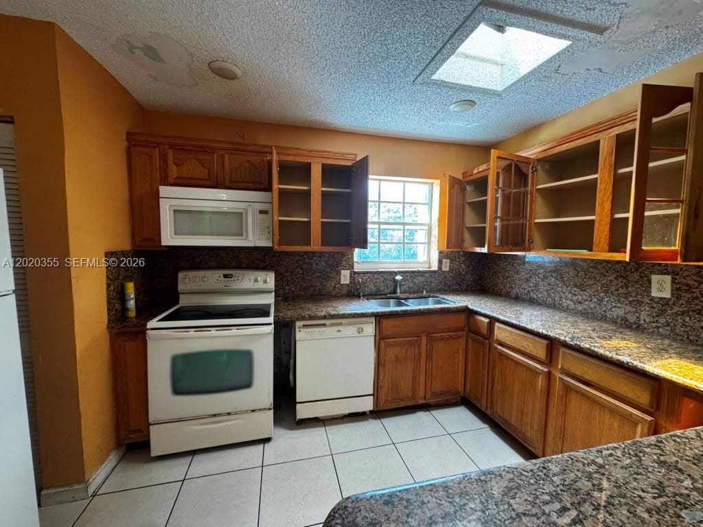 1251 NW 190th St photo 3