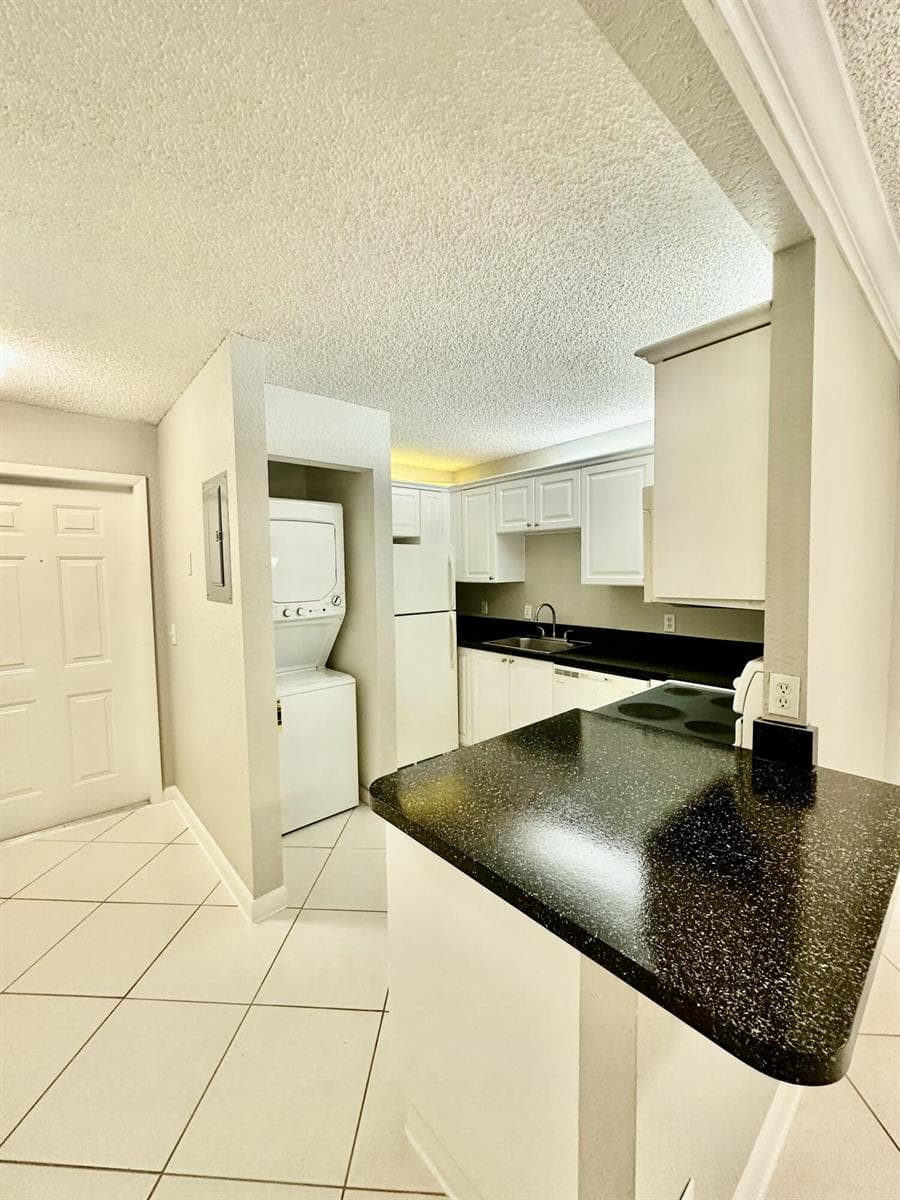 Kitchen / Laundry