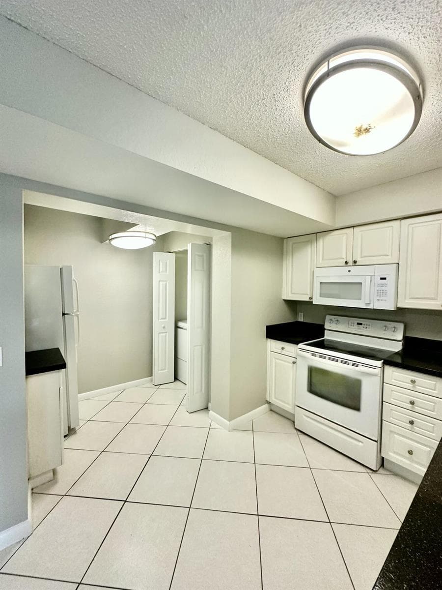 Kitchen / Laundry