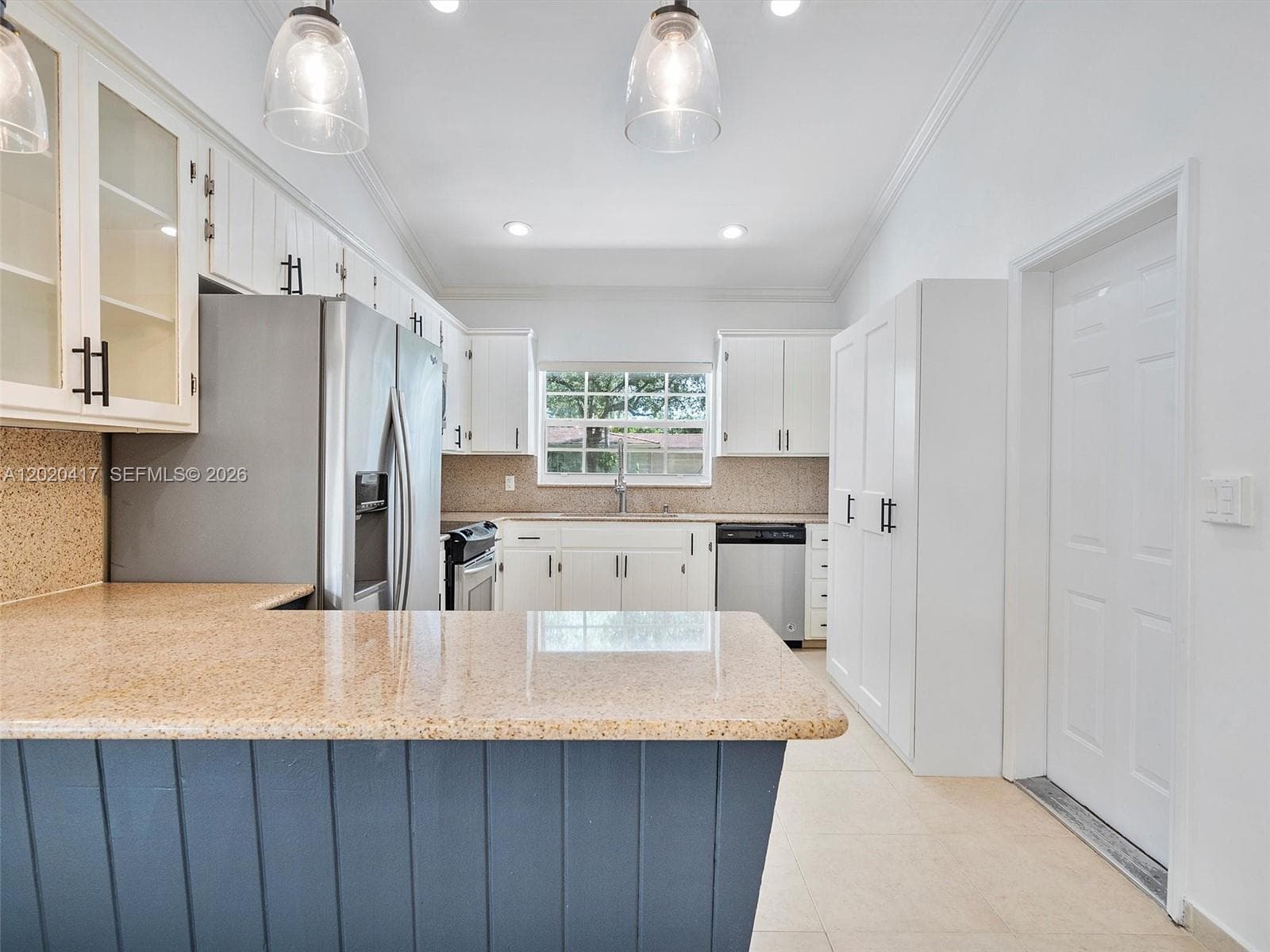 731 Sistina AV photo 27