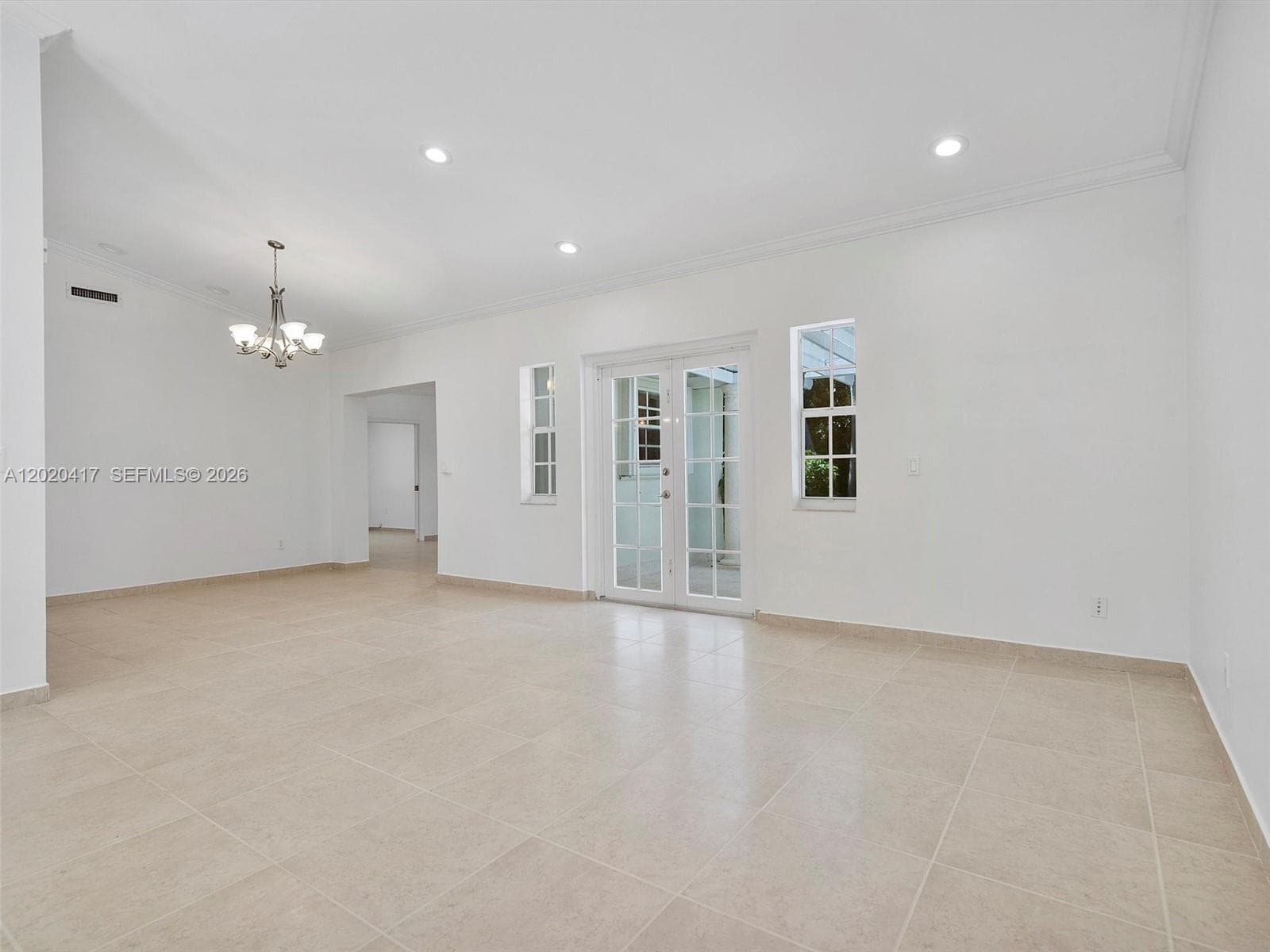 731 Sistina AV photo 17