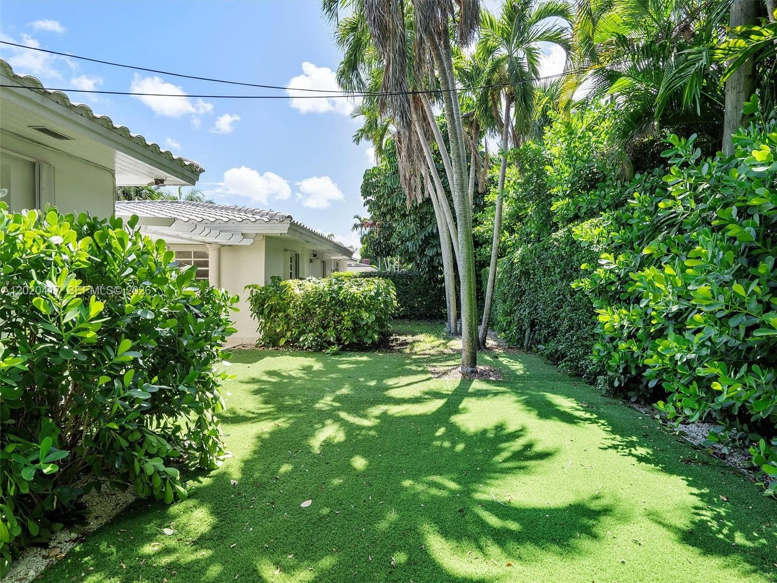 731 Sistina AV photo 16
