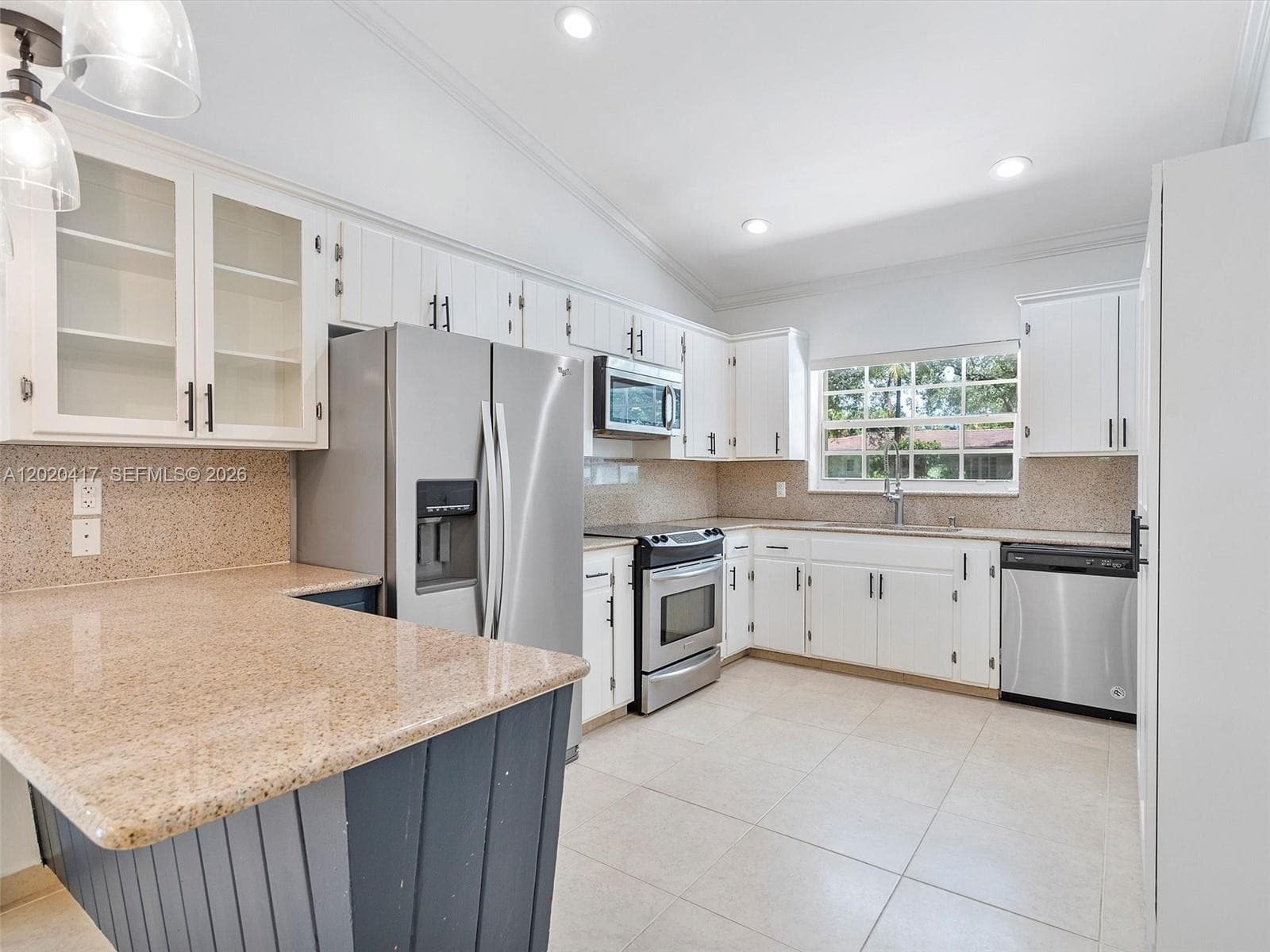 731 Sistina AV photo 12
