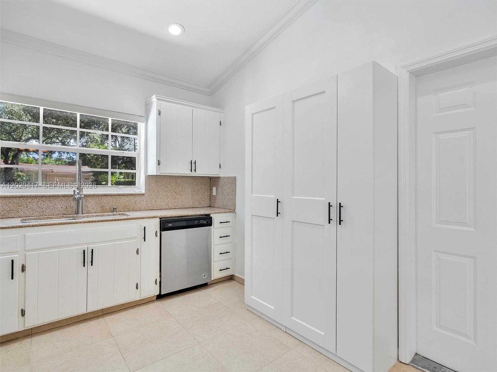 731 Sistina AV photo 22