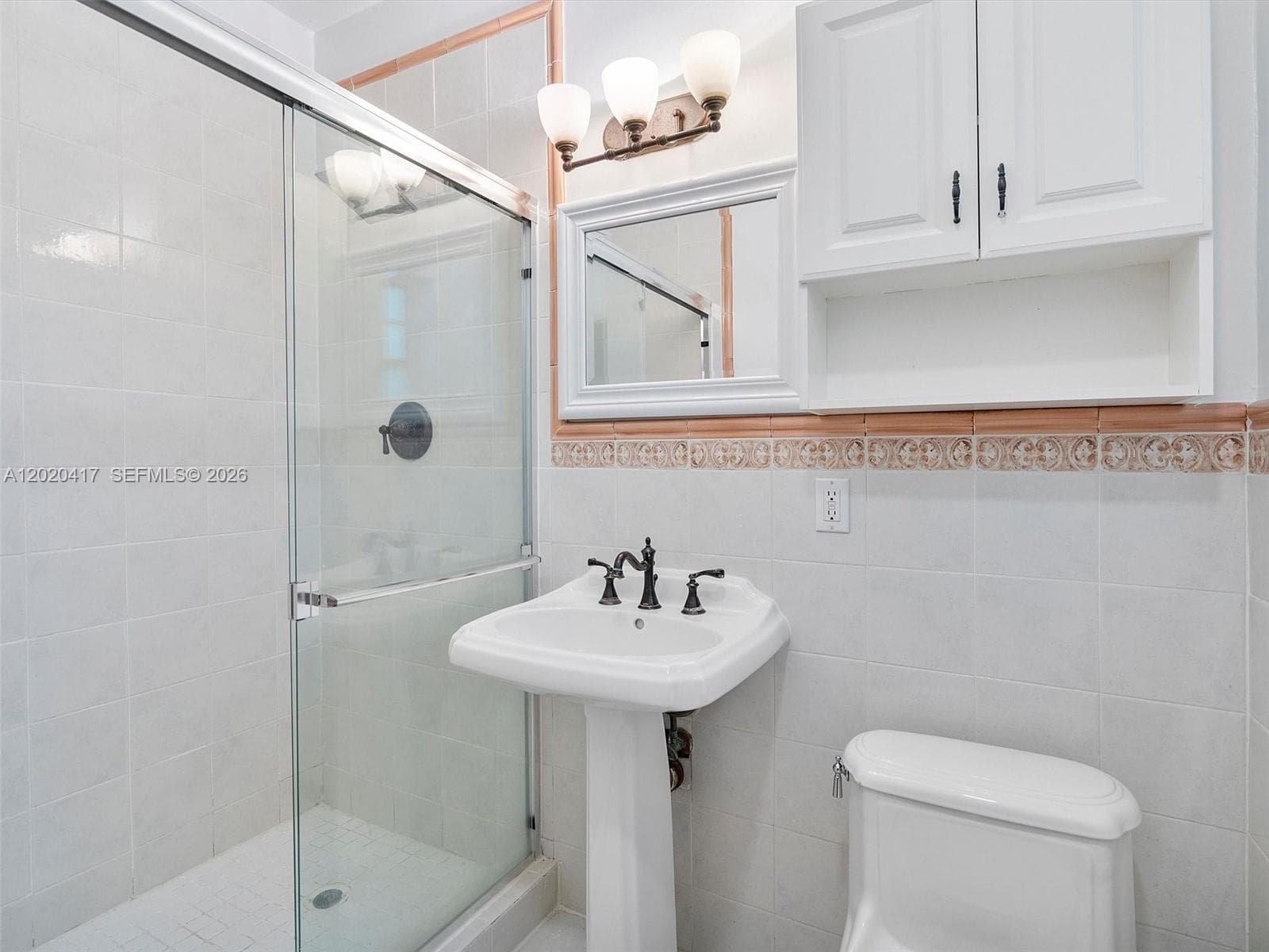 731 Sistina AV photo 7