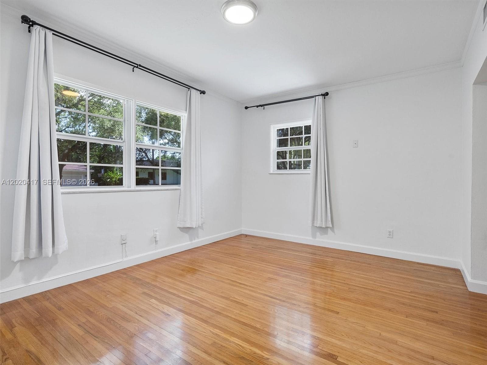 731 Sistina AV photo 5