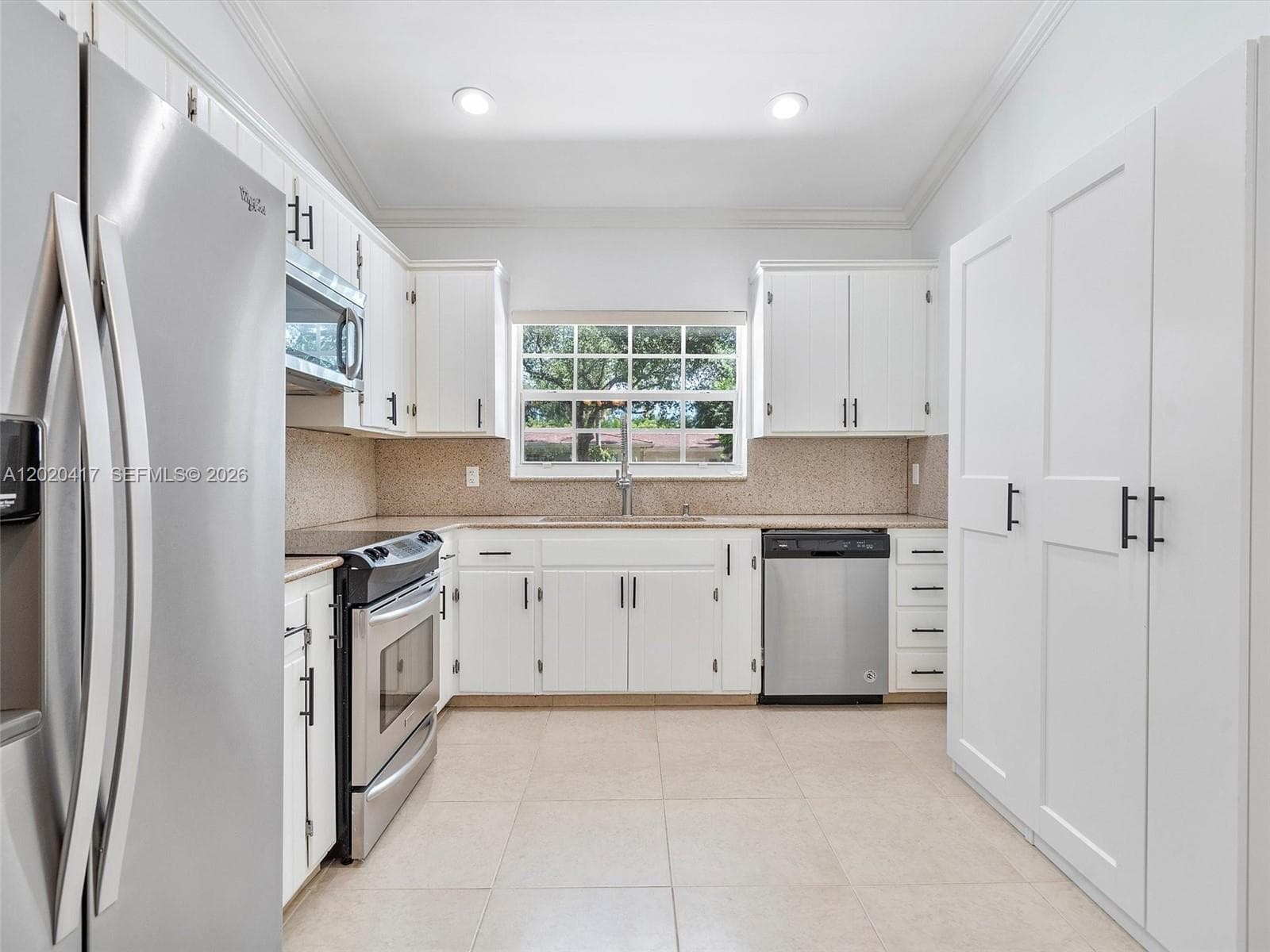 731 Sistina AV photo 20