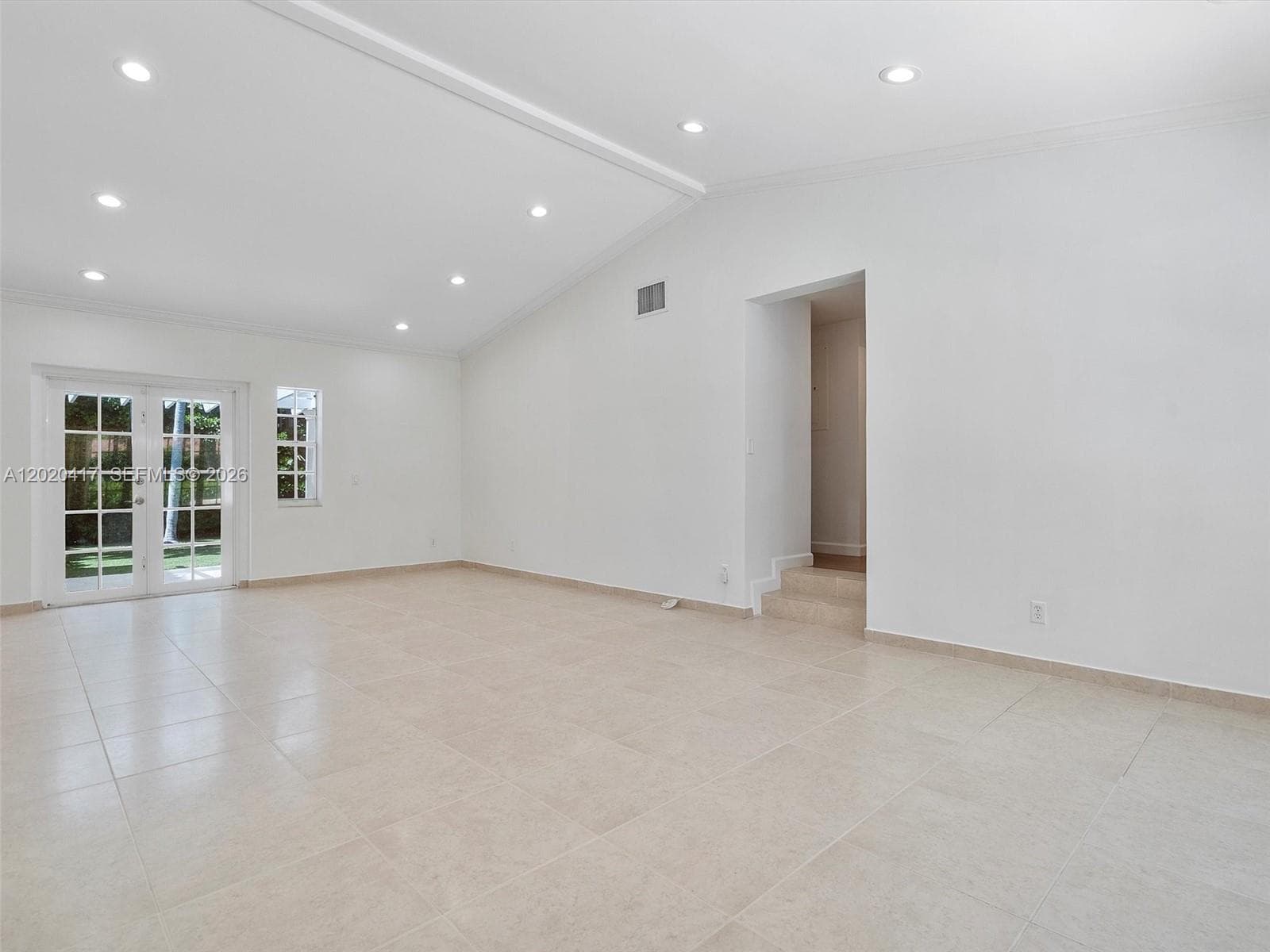 731 Sistina AV photo 24